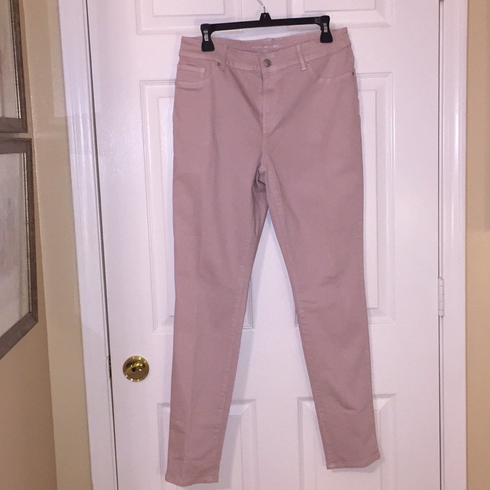 CHICOS THE PLATINUM JEGGIN SIZE 1.  SOFT ROSE PINK